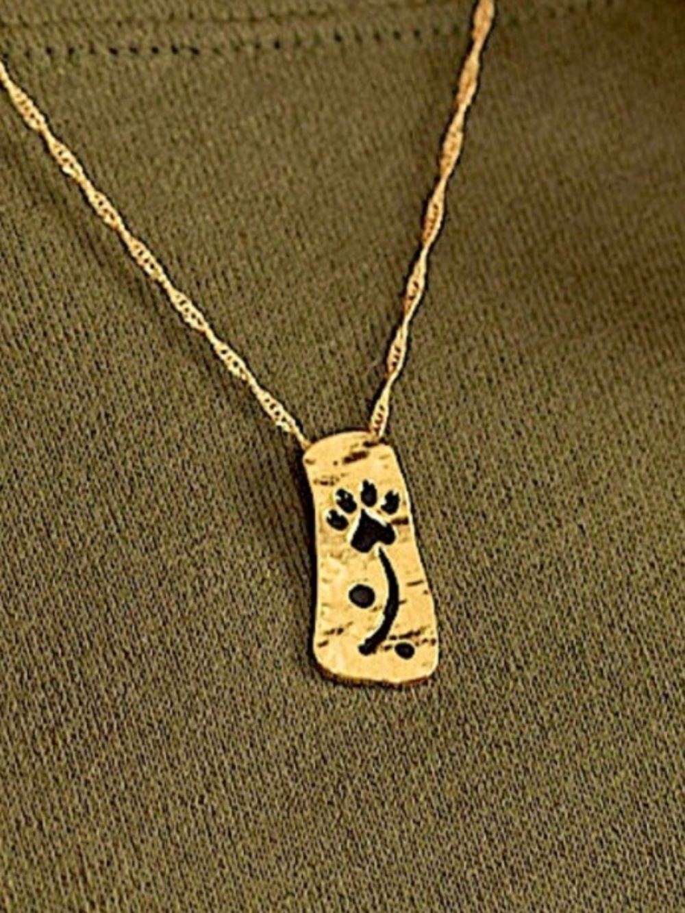 Greater Goods Blooming Paw Necklace, Gold-Tone & Black Enamel Pendant 18+” Chain